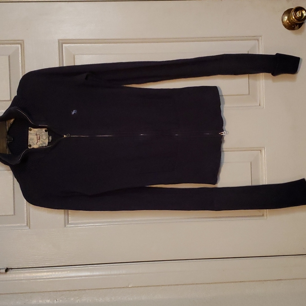 Abercrombie & Fitch sweater